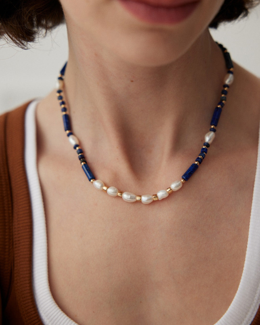 Pearl Choker Necklace with Lapis Lazuli Accent