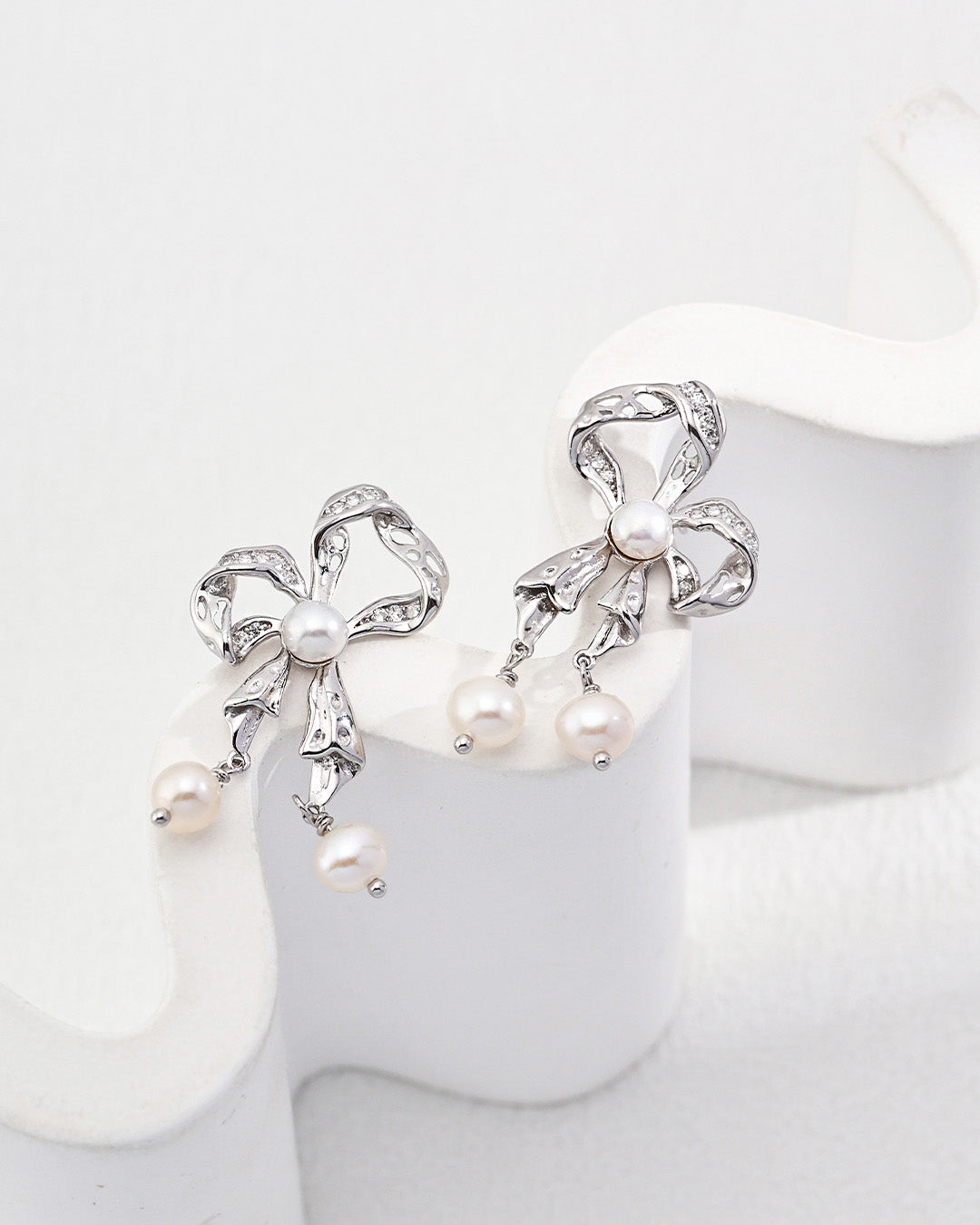 Bow Earrings with Pearls and Zircon