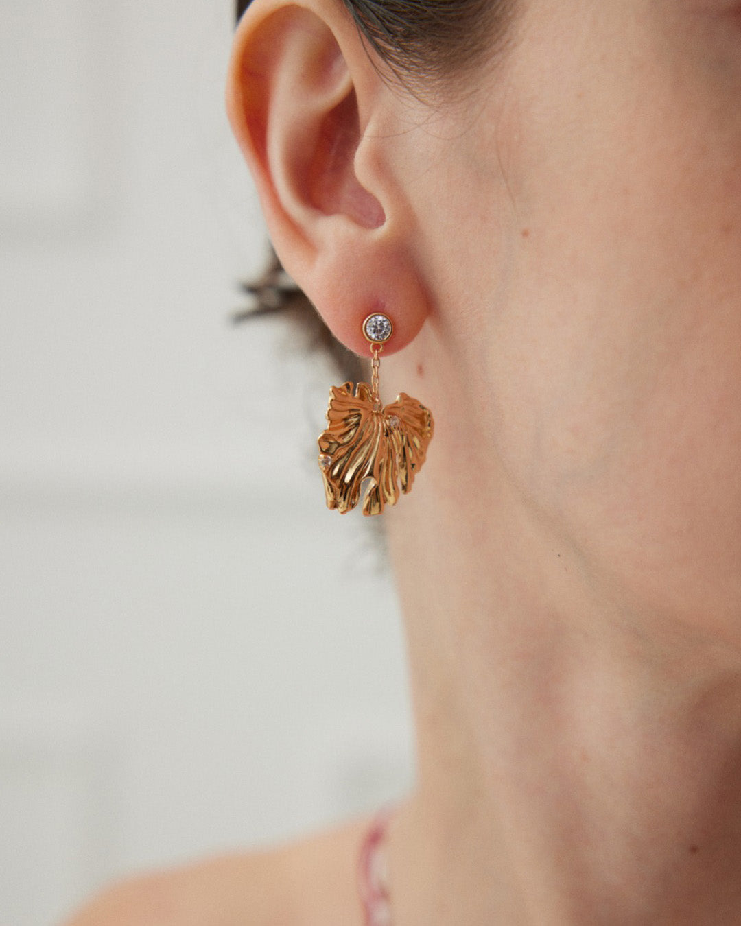 Zircon Foliage Drop Earrings in Gold