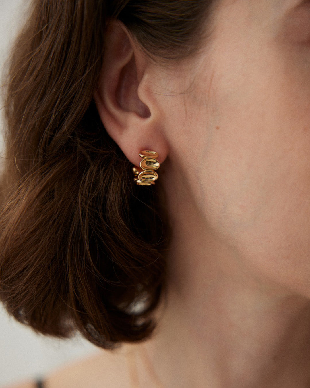 Everyday Huggie Earrings in Gold