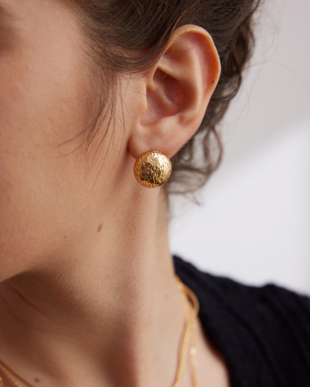 Round Stud Earrings in Gold