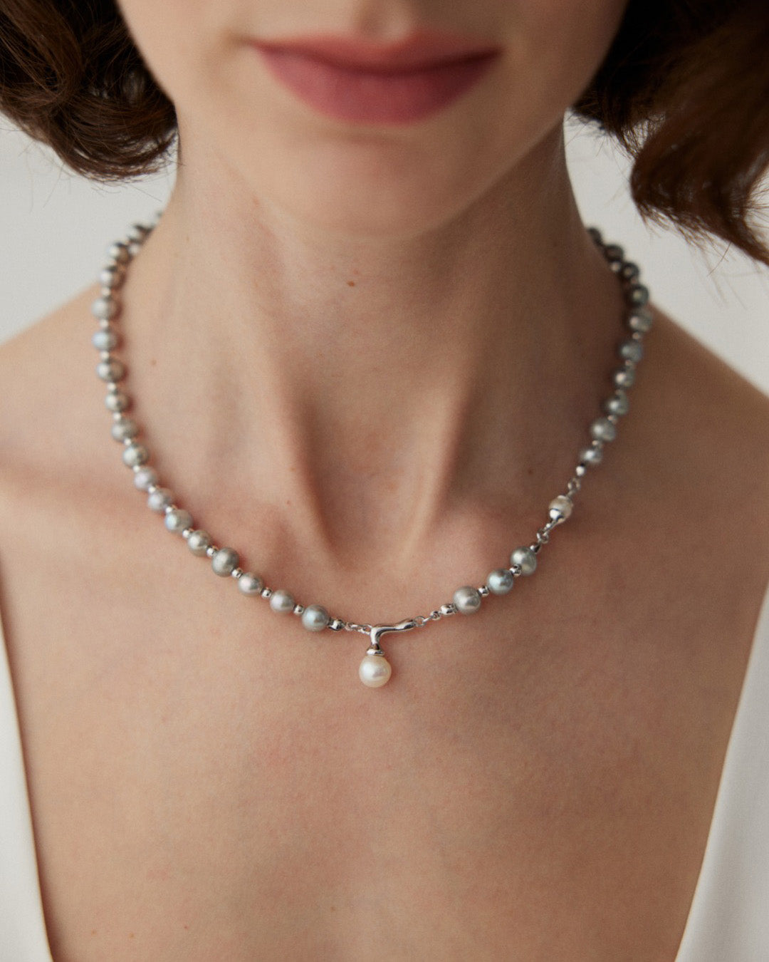 Gray Pearl Pendant Necklace