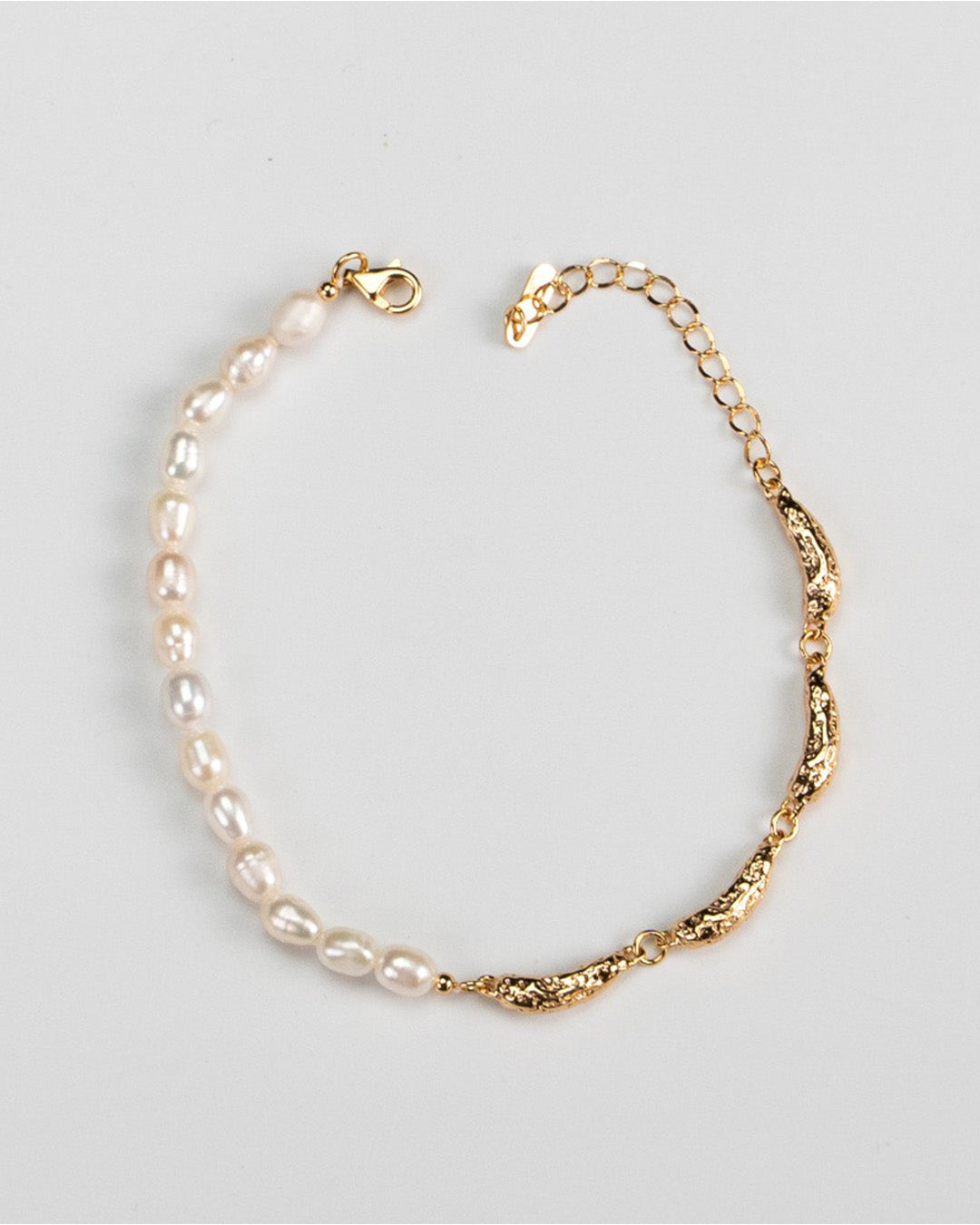 Half Pearl Bracelet in Fluid Gold