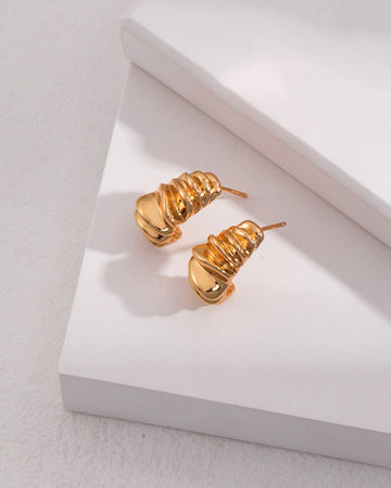 Ribbed Huggie Earrings in Gold