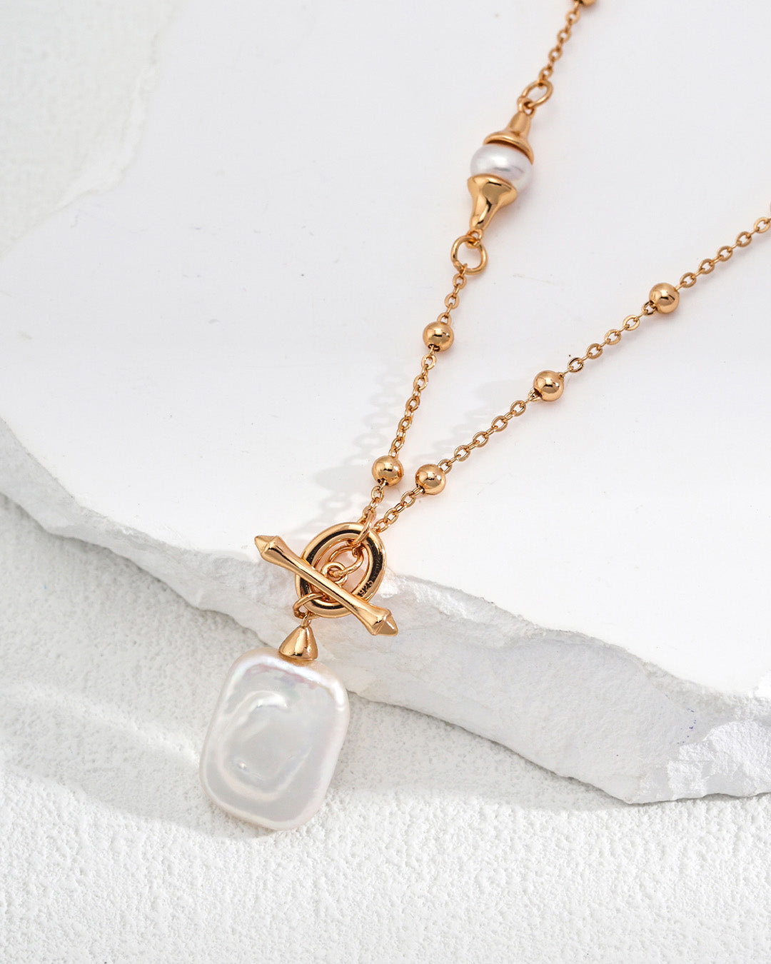 Single Pearl Pendant Necklace