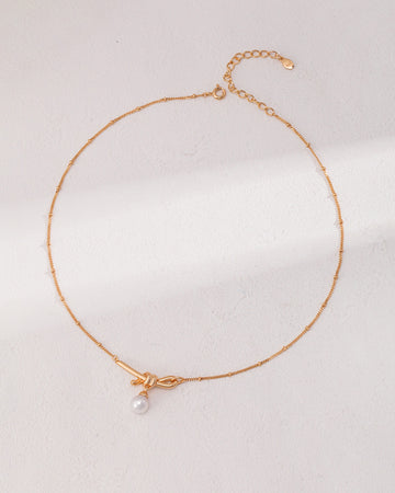 Single Pearl Necklace in Gold