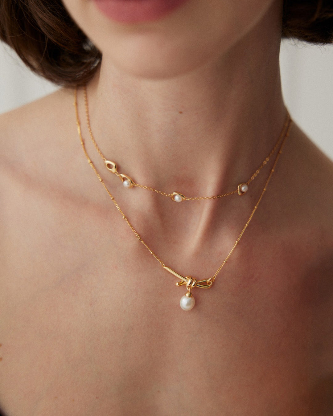 Single Pearl Necklace in Gold